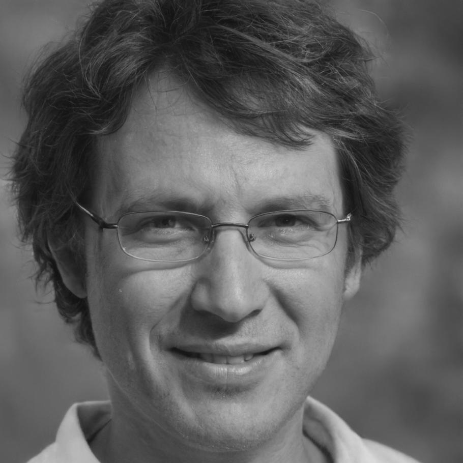 Тимур Абуов — ведущий вебинаров